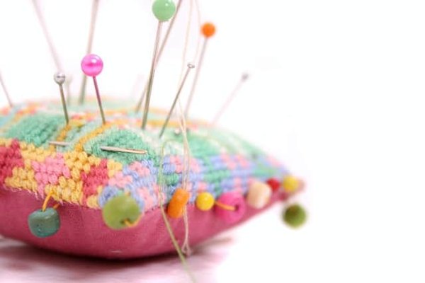 Comment débuter et progresser en couture et en tricot ? Les meilleurs conseils pour réussir !